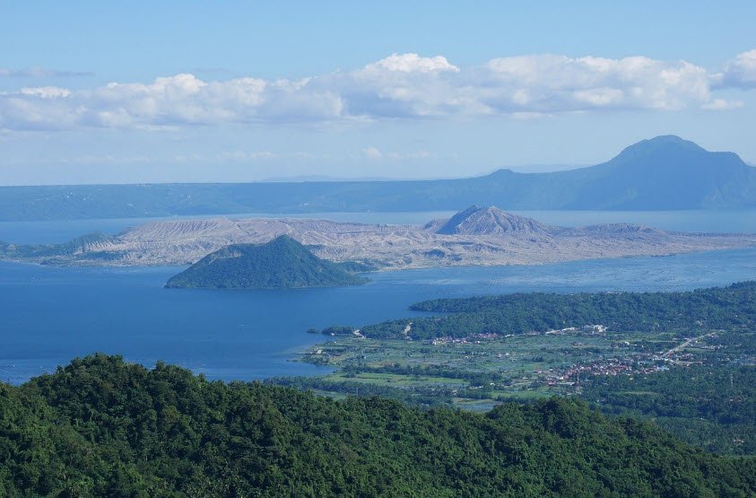 Taal Volcano &amp; Lake, Batangas/Cavite, Philippines
